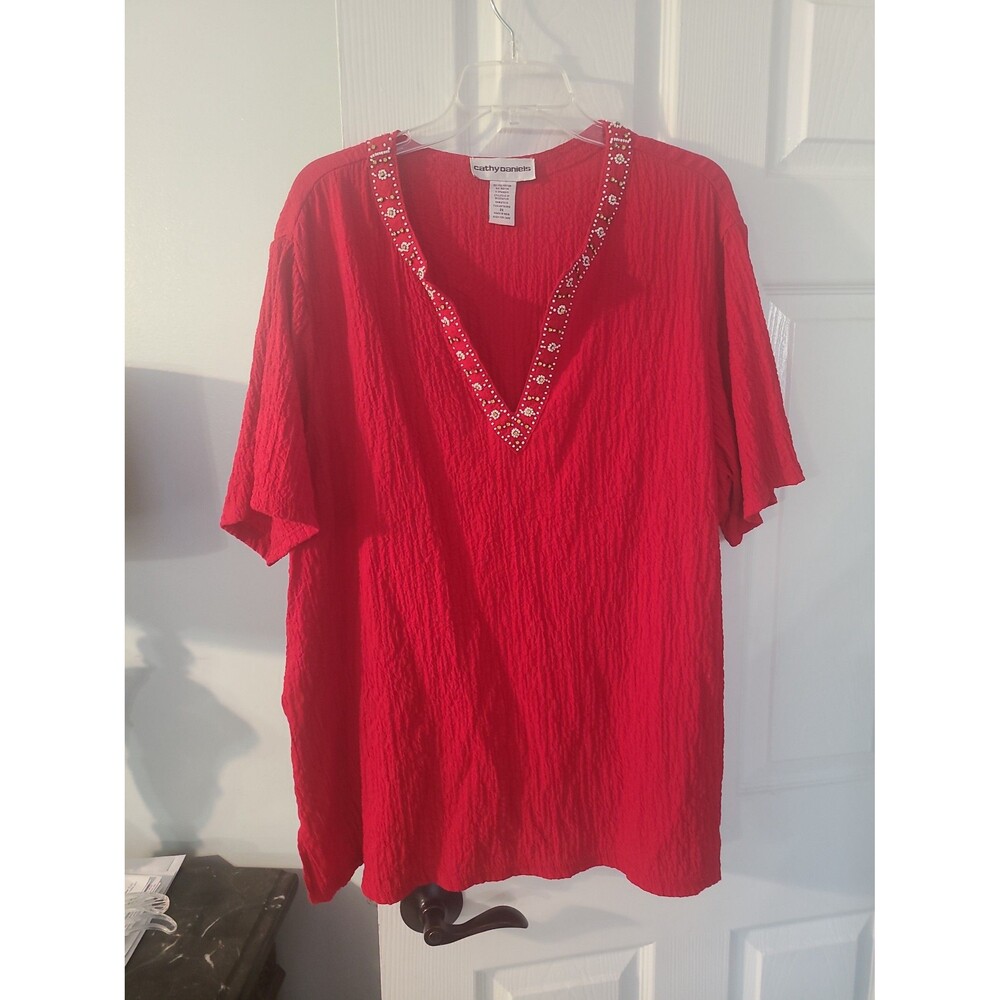 Cathy Daniels blouse features a vibrant red fabric with a textured finish sz 2X